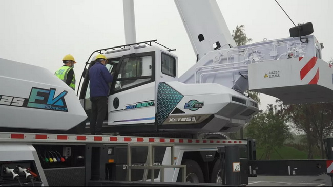 MK网XCA60E起重机