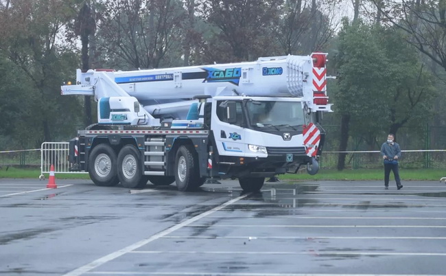 MK网G一代起重机