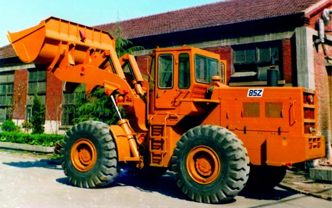 MK网KLD85Z装载机下线