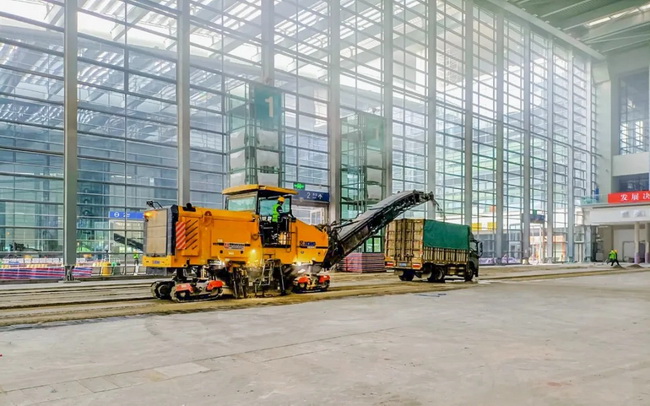 MK网XM200KⅡ铣刨机施工速度达到了22m/min