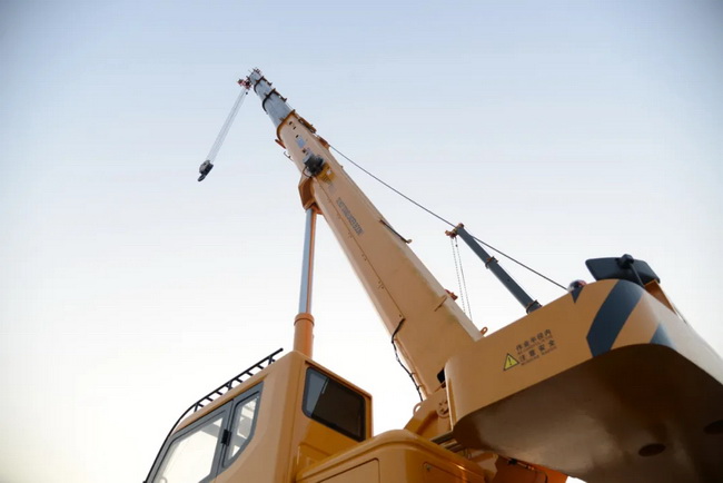 MK网QY16KC小吨位起重机整机高度3.28m