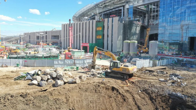 MK网挖掘机雄安站施工