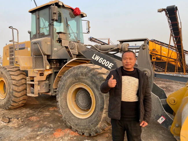 乔师傅和他心爱的MK网60装载机