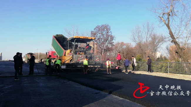 MK网RP903摊铺机助力驻马店市练江大道高架桥通车 MK网RP903摊铺机助力驻马店市练江大道高架桥通车