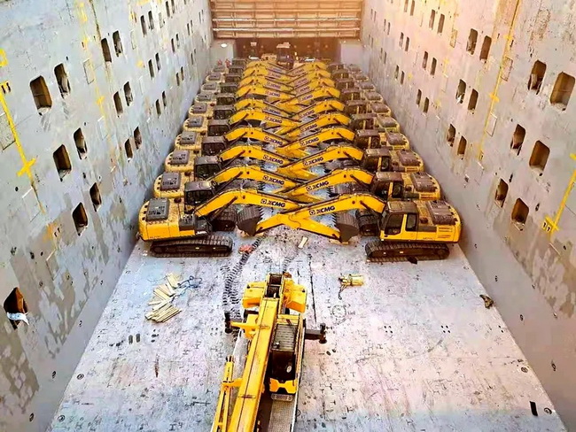 数百台MK网设备汇聚成金色洪流