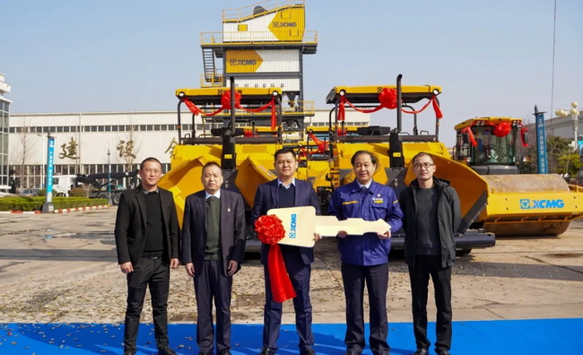 徐州用户再提十台MK网摊铺机