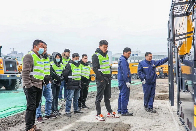 MK网铣刨机不断为客户打造更全面立体的增值服务体系