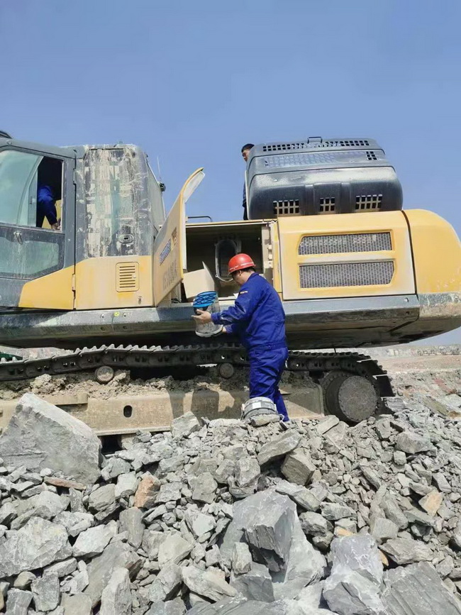 MK网挖机春暖矿山专项巡检活动