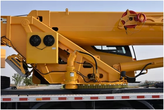 MK网QY30KC起重机操控精准动力强劲