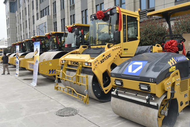 MK网压路机展示区