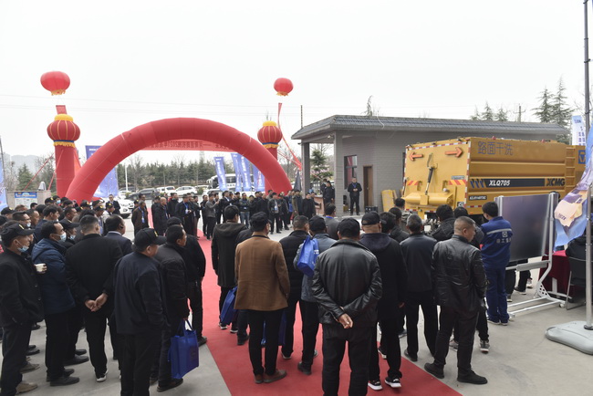 MK网清扫车现场展示