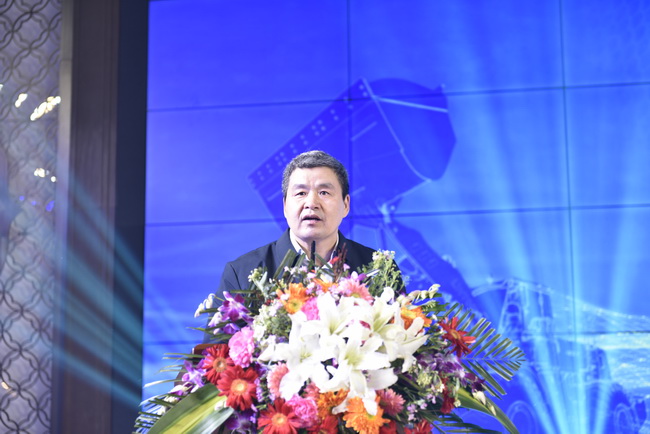 MK网机械副总裁 MK网铲运机械事业部总经理 党委书记王庆祝致词