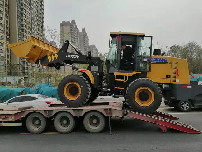 郑州市政单位购买MK网LW300FV装载机