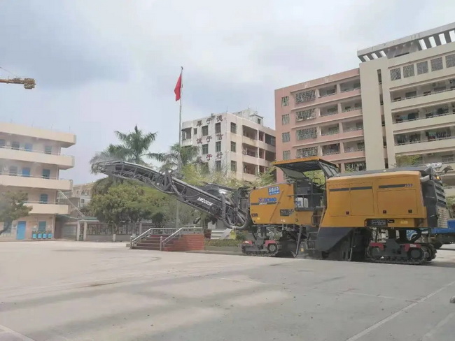 MK网铣刨机XM2005k广东市某校园路面修整工程