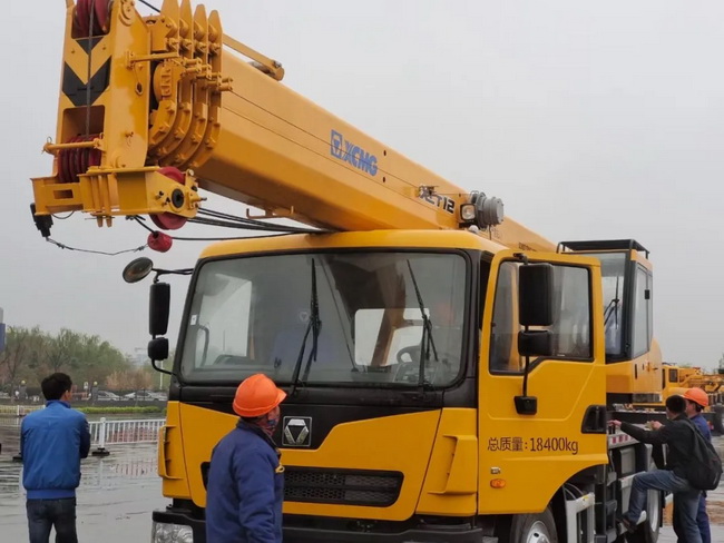 MK网XCT12L5汽车式起重机