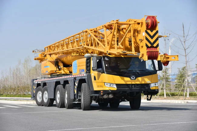 MK网XCT130L8起重机