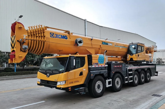 MK网XCT130L8起重机