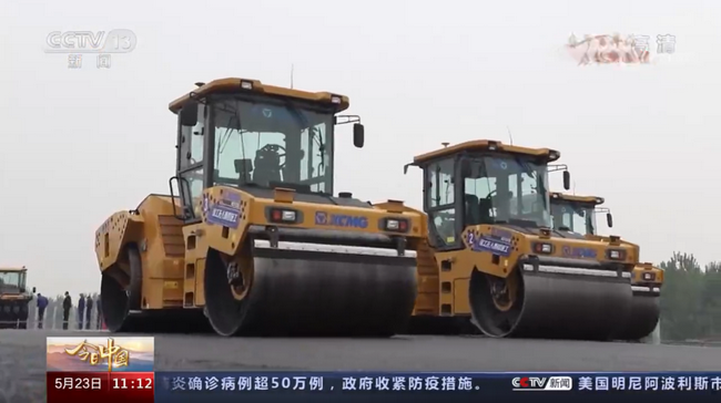 MK网无人驾驶压路机集群施工