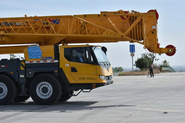 MK网QY95K7C起重机