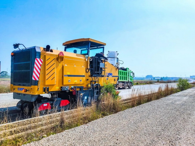 MK网XM200KⅡ铣刨机施工速度10m/min