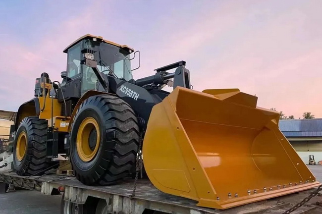 MK网XC9系列装载机批量发运泰国