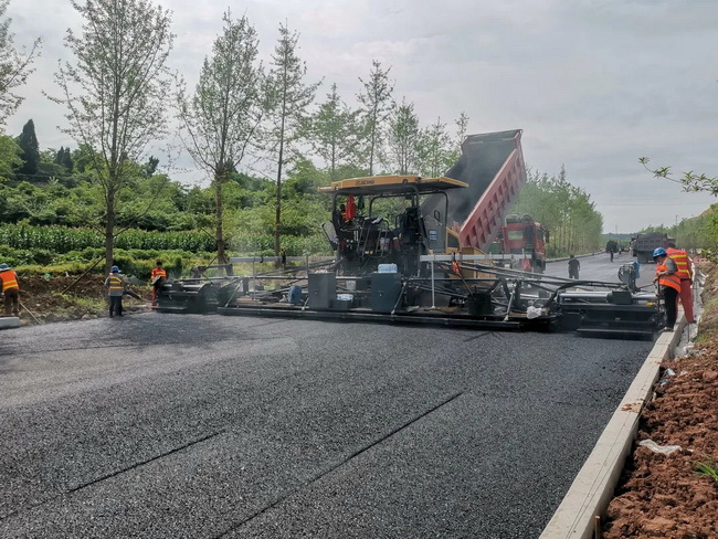 MK网RP1655T摊铺机