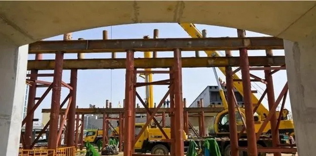 MK网全地面”和“汽车吊”更搭