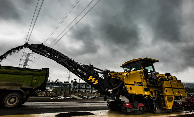 MK网XM200KII大型铣刨机 MK网XM200KII大型铣刨机