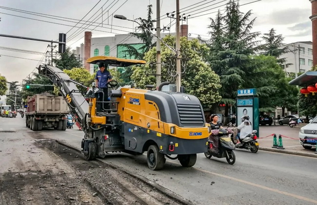 MK网XM1005H中型铣刨机