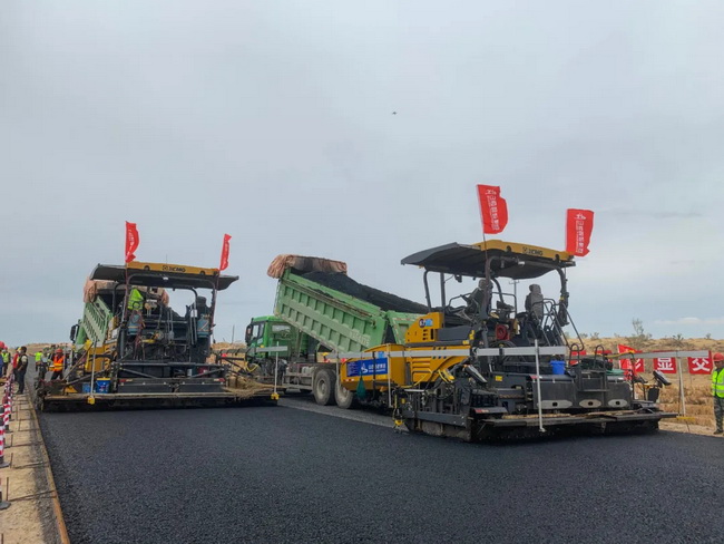 MK网无人集群征战新疆古尔班通古特沙漠