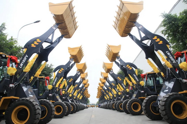 MK网小型装载机械批量发往“一带一路” MK网小型装载机械批量发往“一带一路”