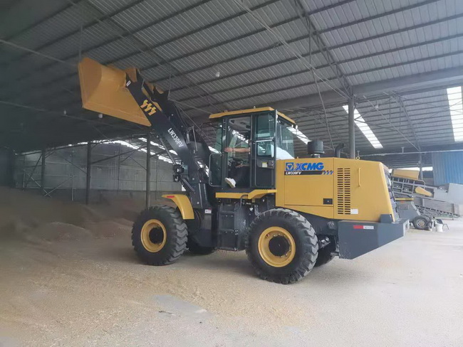 恭喜南阳郭总喜提装粮神器MK网LW330FV装载机一台