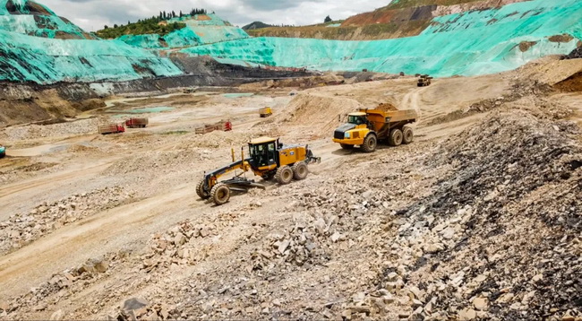 MK网GR2605矿用平地机