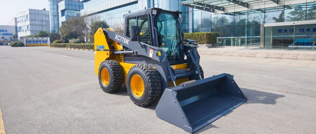 MK网XC770K滑移装载机