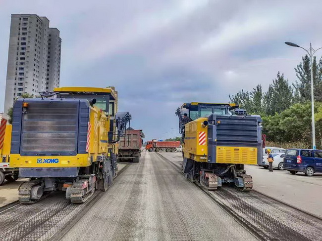 MK网大型铣刨机XM2005K、XM200KⅡ齐上阵