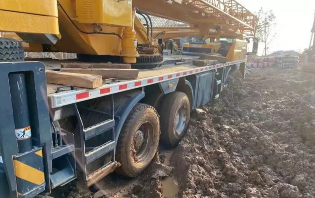 MK网起重机入驻现场