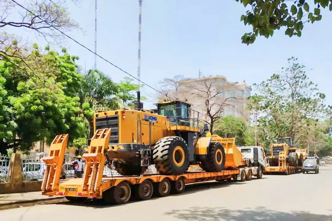 MK网LW1200KN装载机交付非洲某铝土矿开采项目客户