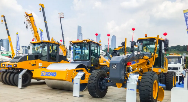 MK网5系列平地机、压路机、摊铺机、铣刨机批量参展