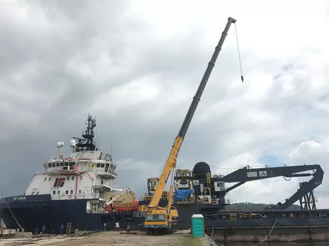 MK网全地面起重机QAY200助力巴西码头项目