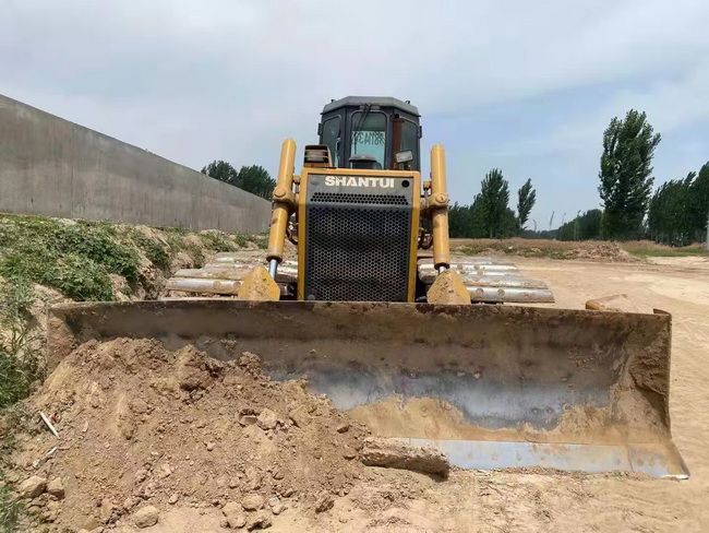 2012年山推SD16推土机 2012年山推SD16推土机