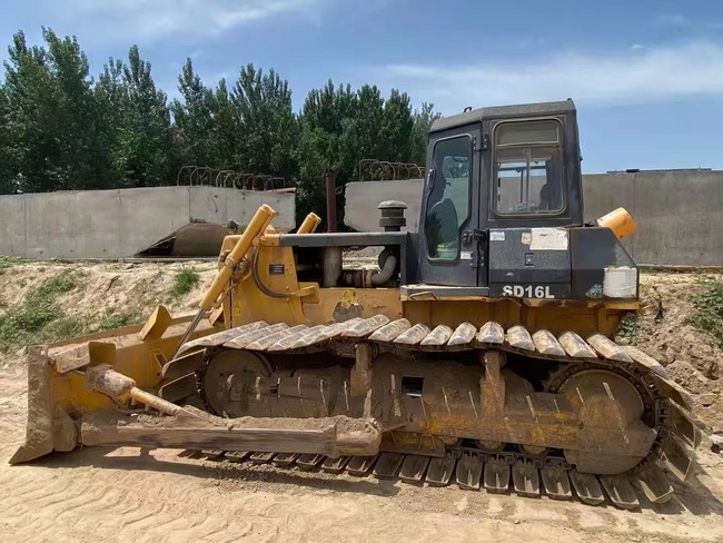 2012年山推SD16推土机 2012年山推SD16推土机