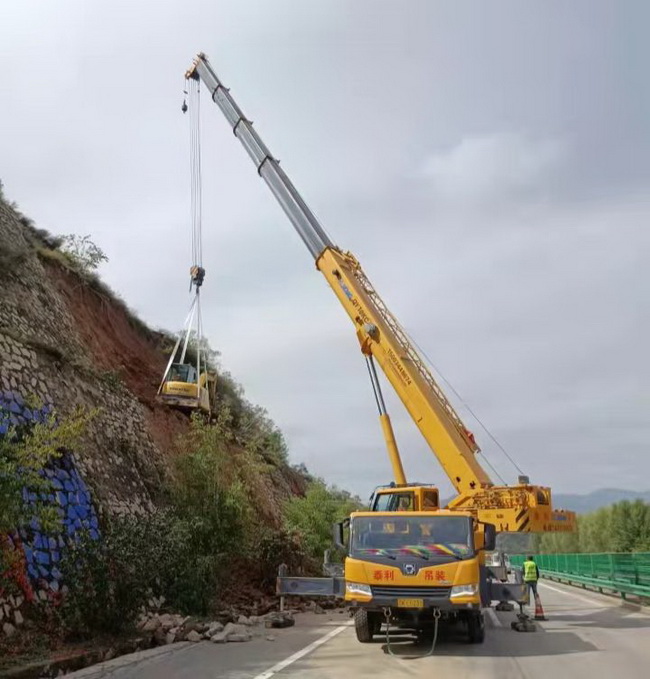 MK网25吨起重机全力抢修平遥到榆社高速段 MK网25吨起重机全力抢修平遥到榆社高速段