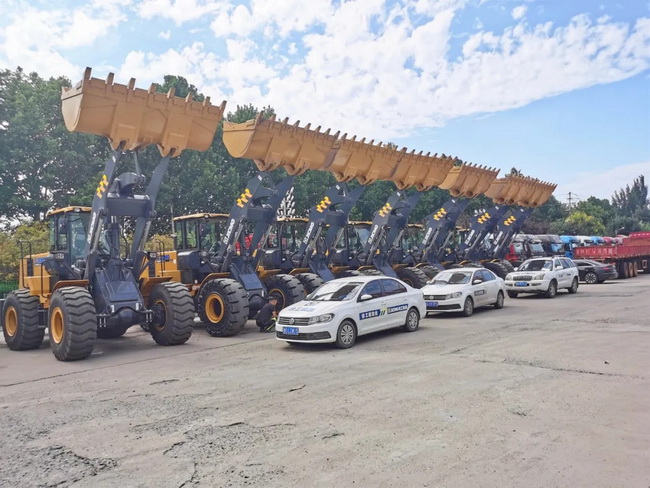 MK网装载机批量交付齐鲁大地某钢铁企业