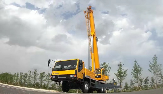 MK网QY25K5F起重机