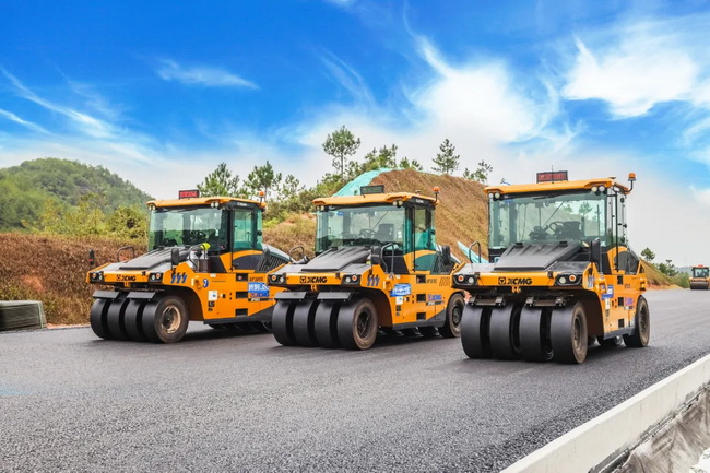 MK网无人化集群江西沥青路面智能施工