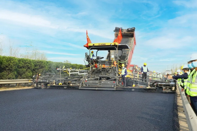 MK网大宽度RP1655摊铺机