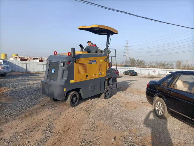 MK网XM503K小型铣刨机