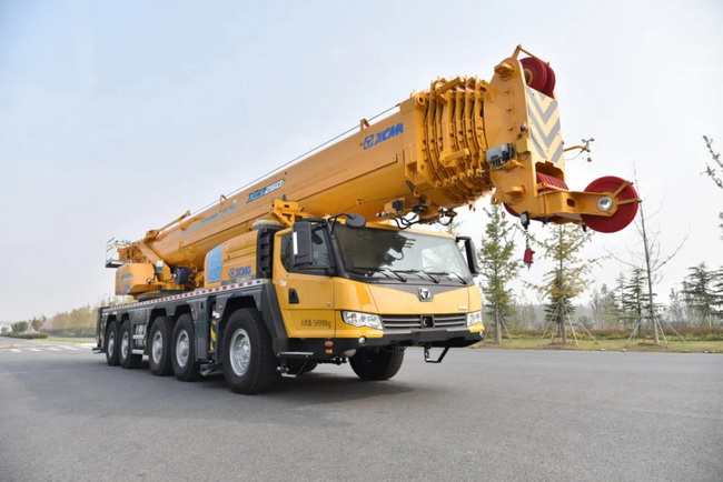 MK网XCA260C起重机