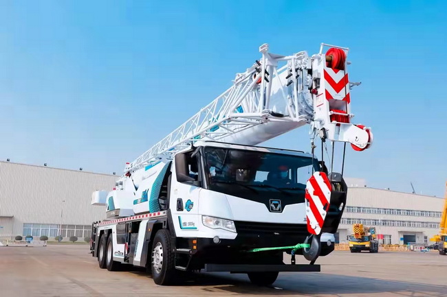 MK网混动25吨XCT25EV起重机