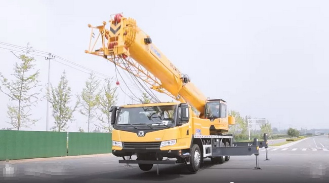 MK网QY25K5D-2起重机